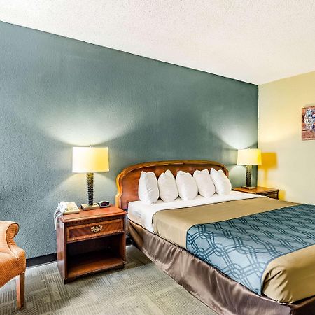 Econo Lodge Inn & Suites Radford-Blacksburg Area Екстериор снимка