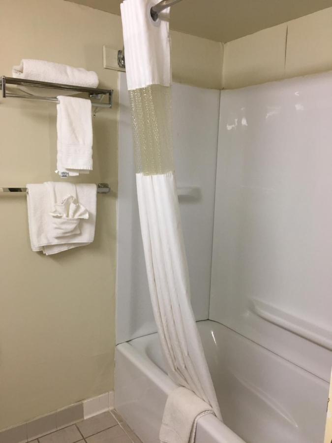 Econo Lodge Inn & Suites Radford-Blacksburg Area Екстериор снимка