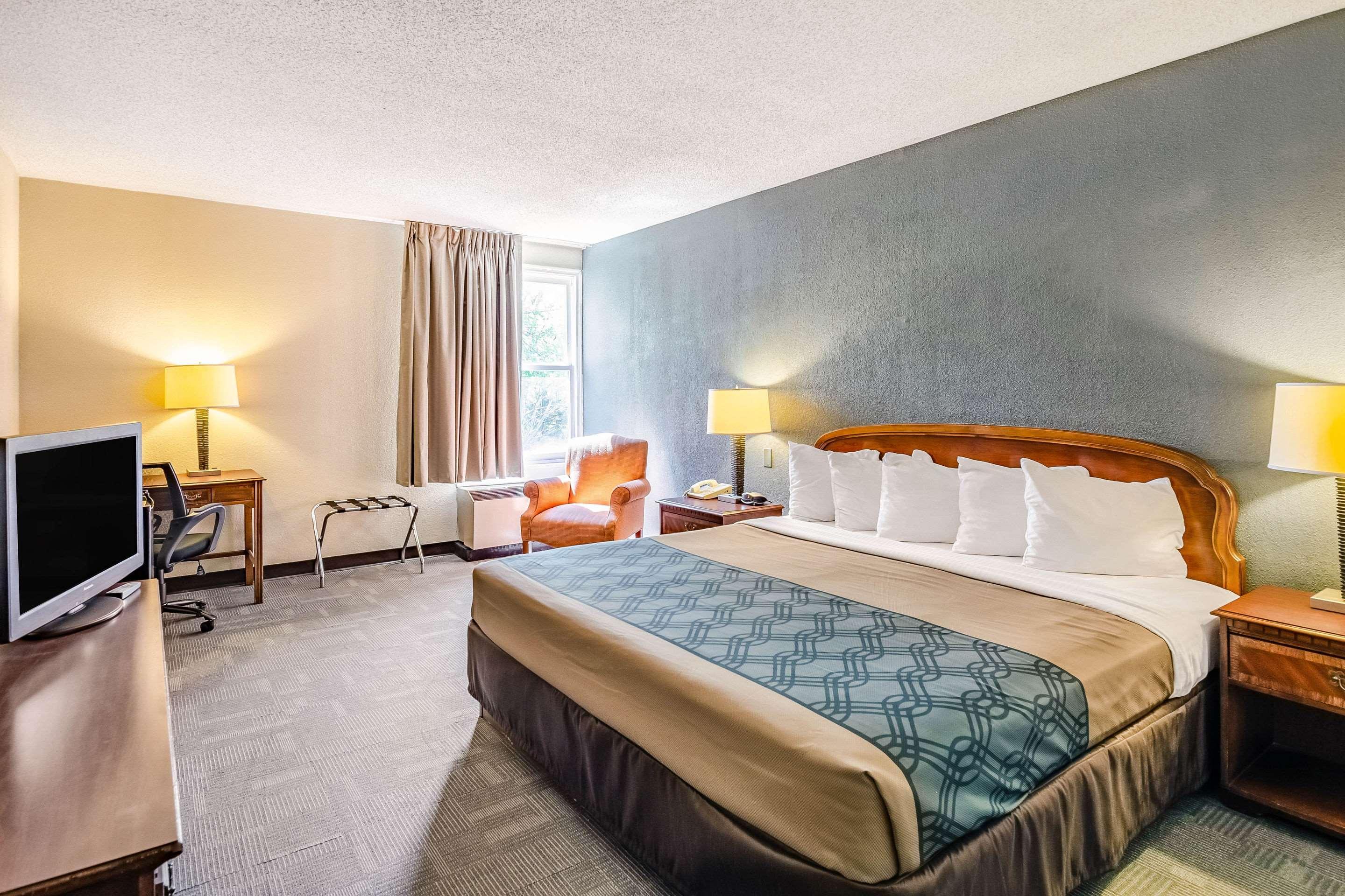 Econo Lodge Inn & Suites Radford-Blacksburg Area Екстериор снимка