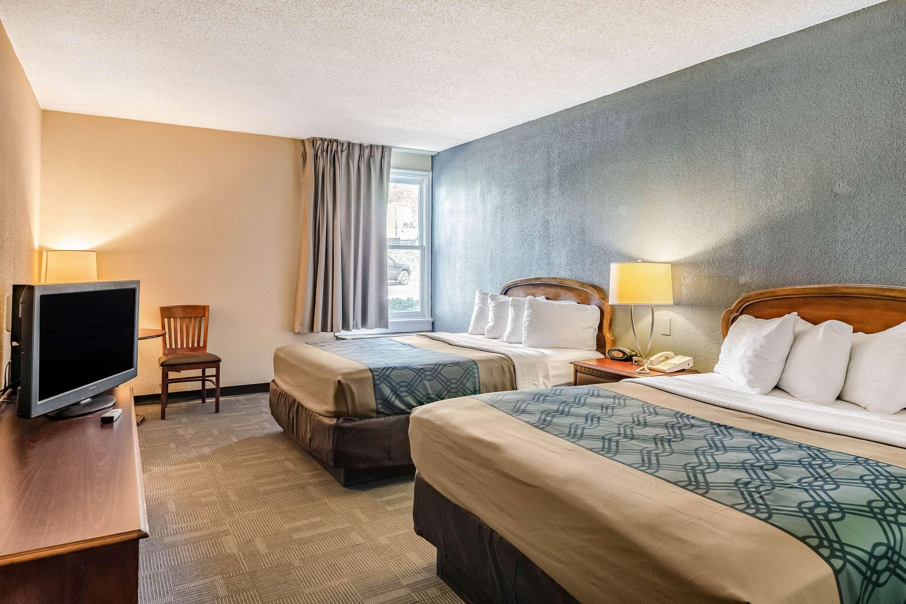 Econo Lodge Inn & Suites Radford-Blacksburg Area Екстериор снимка