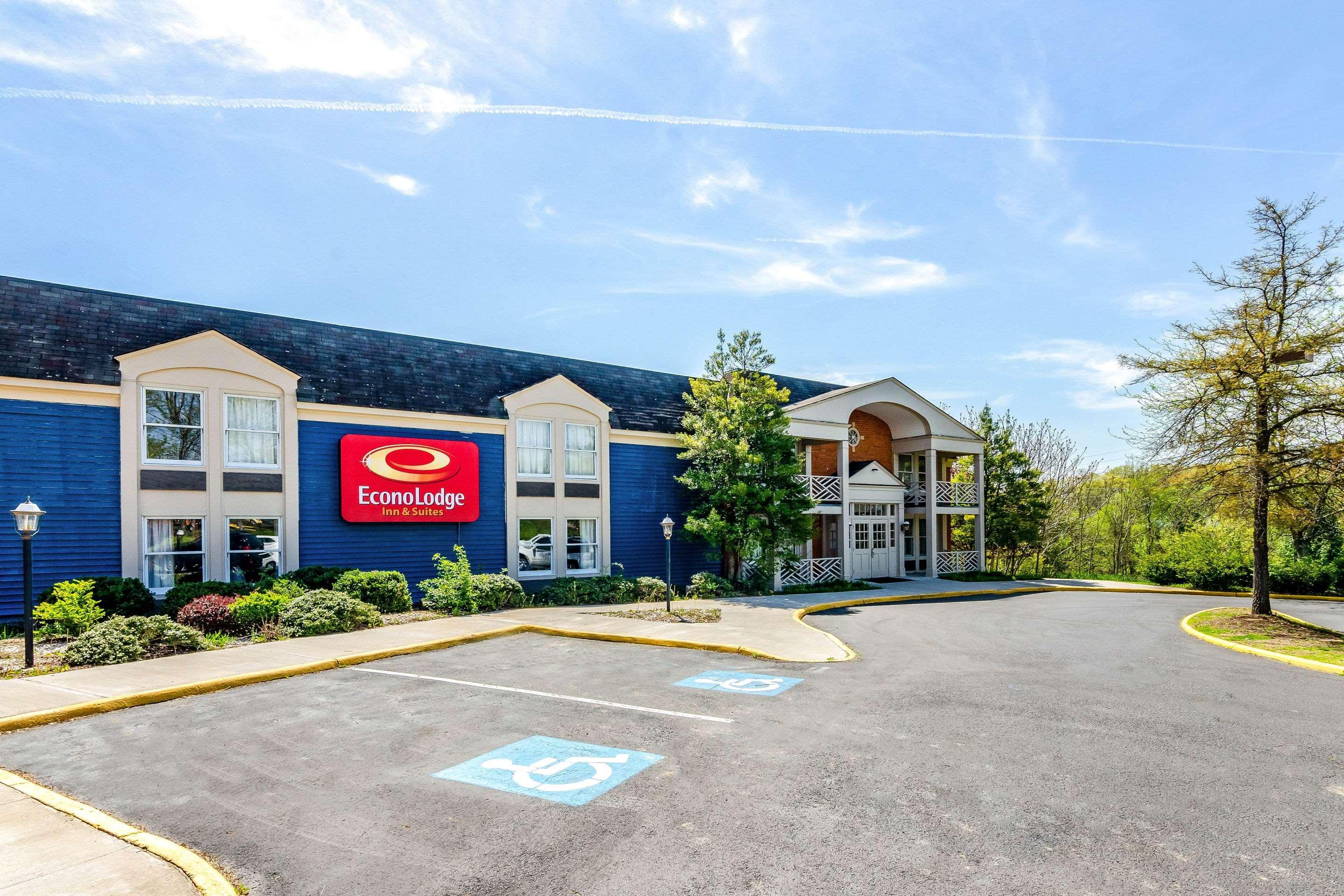 Econo Lodge Inn & Suites Radford-Blacksburg Area Екстериор снимка