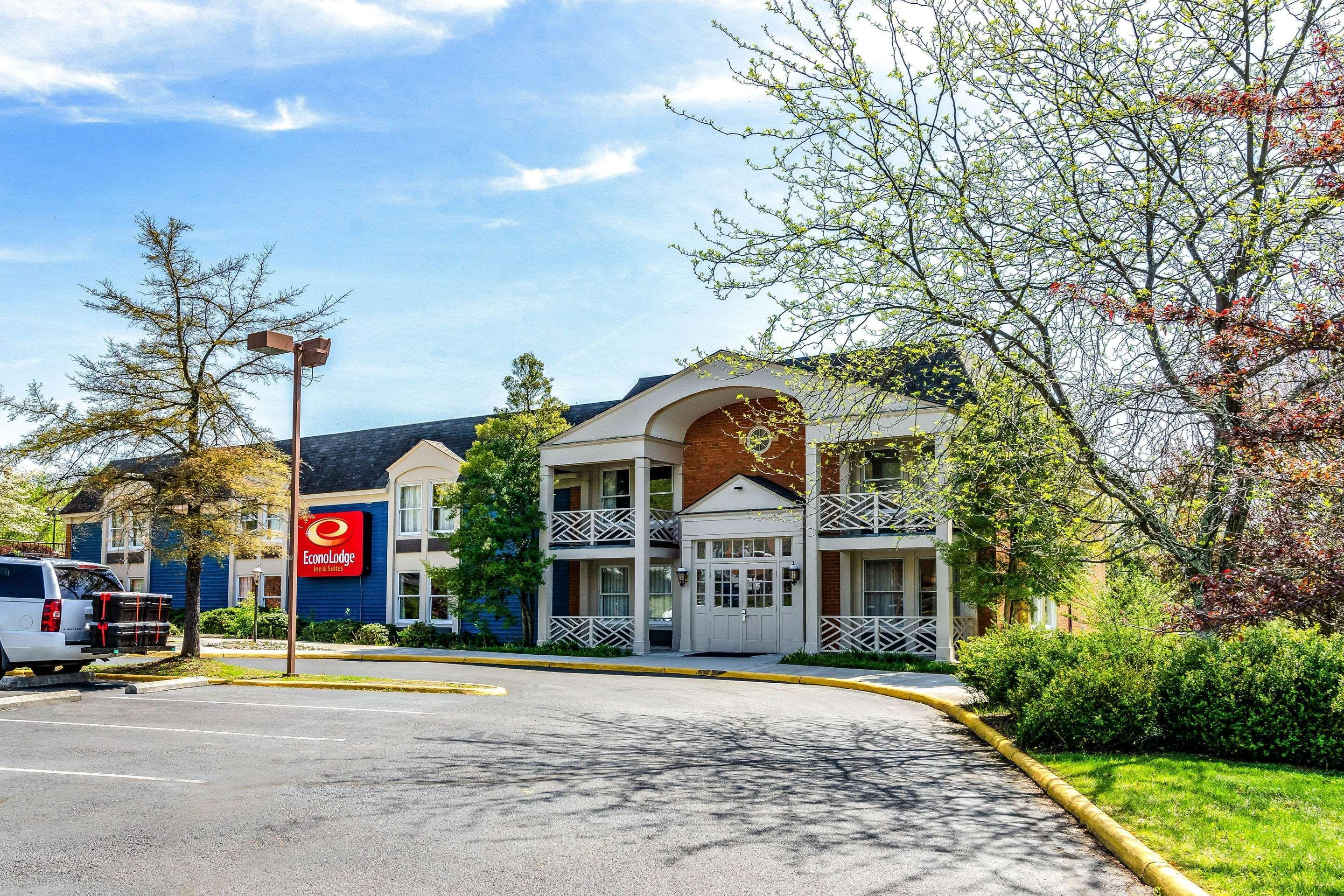 Econo Lodge Inn & Suites Radford-Blacksburg Area Екстериор снимка