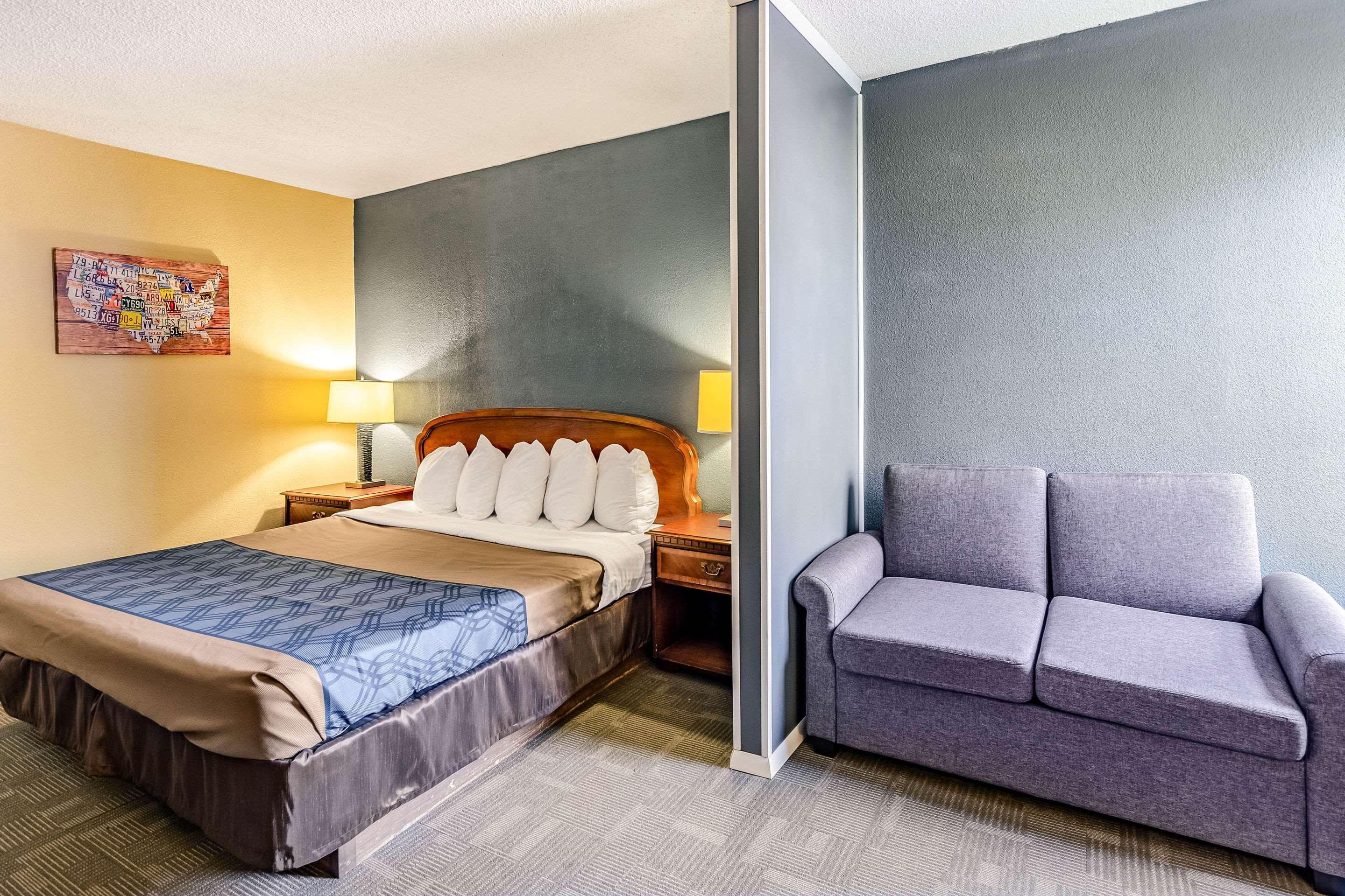Econo Lodge Inn & Suites Radford-Blacksburg Area Екстериор снимка