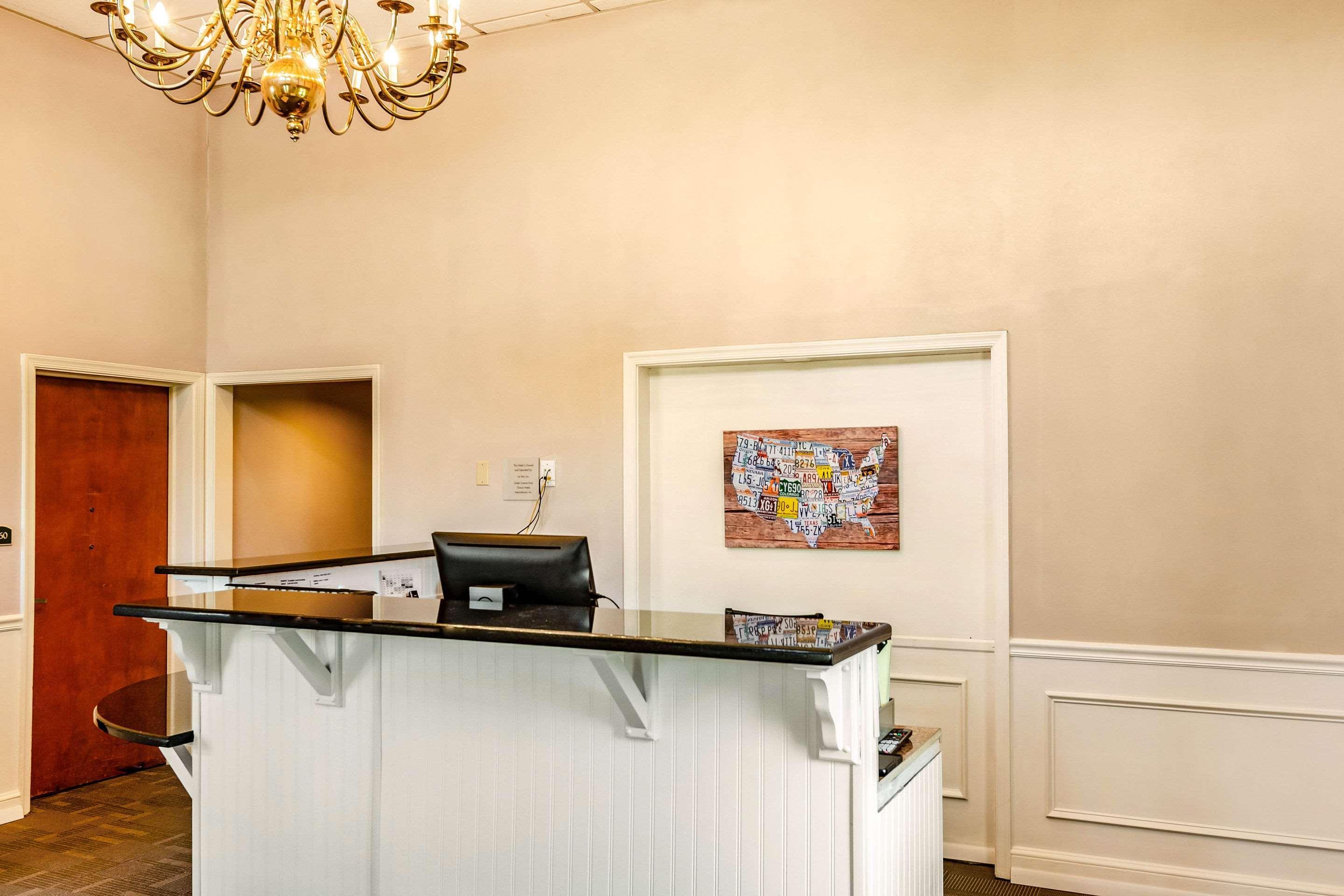 Econo Lodge Inn & Suites Radford-Blacksburg Area Екстериор снимка